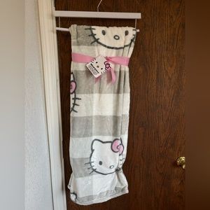 NEW Hello Kitty Plush Throw Blanket Pink Bow Gray & White Gingham Check 50"x70"